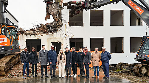 Generalsanierung des Beruflichen Schulzentrums Waldkirchen: Dritter Bauabschnitt nimmt Fahrt auf Abbrucharbeiten haben begonnen