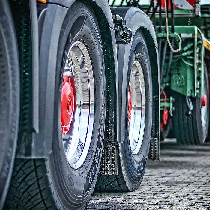 Fahrerlaubnis verlängern - Bei Ablauf der Fahrerlaubnisklassen C1, C1E, C, CE, D1, D1E, D und DE