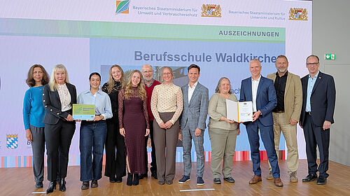 Von Null direkt auf Gold: Berufliches Schulzentrum Waldkirchen als „Klimaschule Bayern“ in München ausgezeichnet